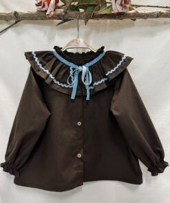 BLUSA DANIELA POPELÍN MARRÓN CHOCOLATE ONDULINA/LAZO AZÚL